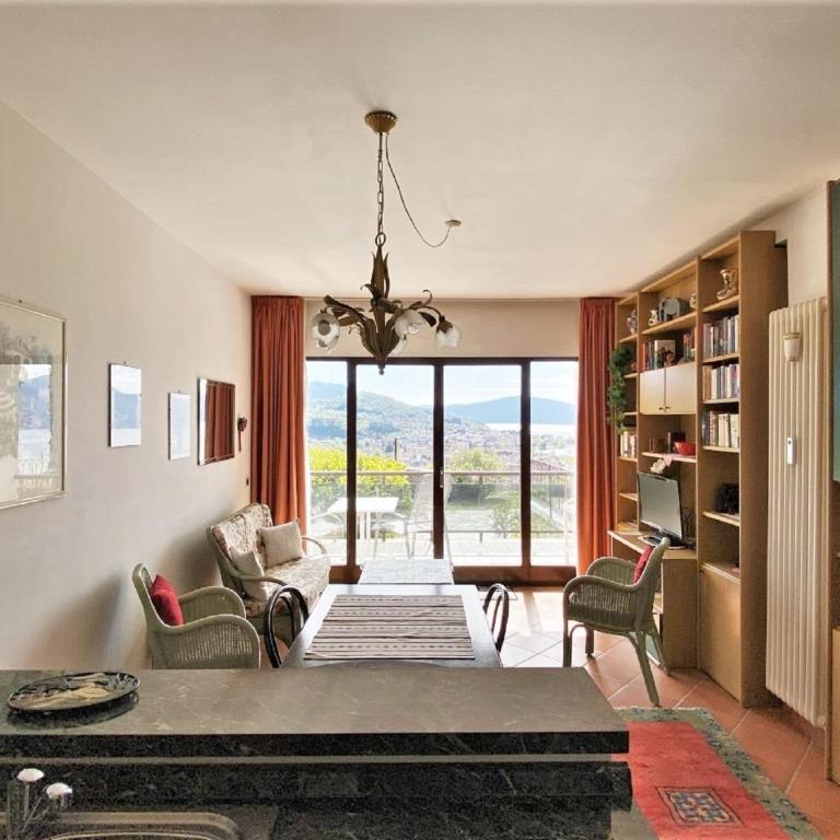 Spacious Apartment in Luino for 5 - One-Bedroom Apartment - 13