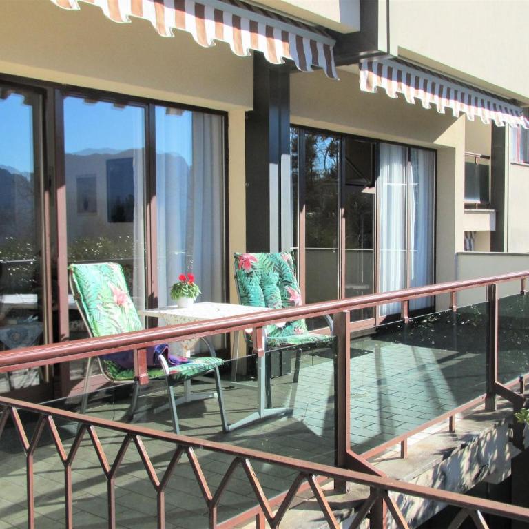 Spacious Apartment in Luino for 5 - One-Bedroom Apartment - 6