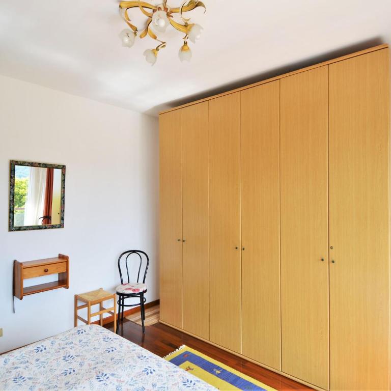 Spacious Apartment in Luino for 5 - One-Bedroom Apartment - 14