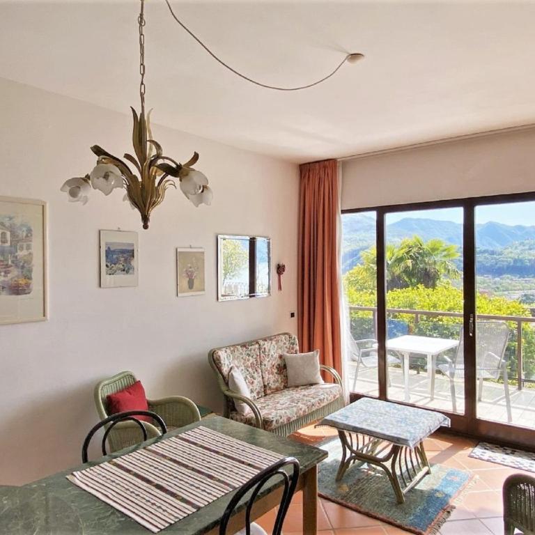 Spacious Apartment in Luino for 5 - One-Bedroom Apartment - 17