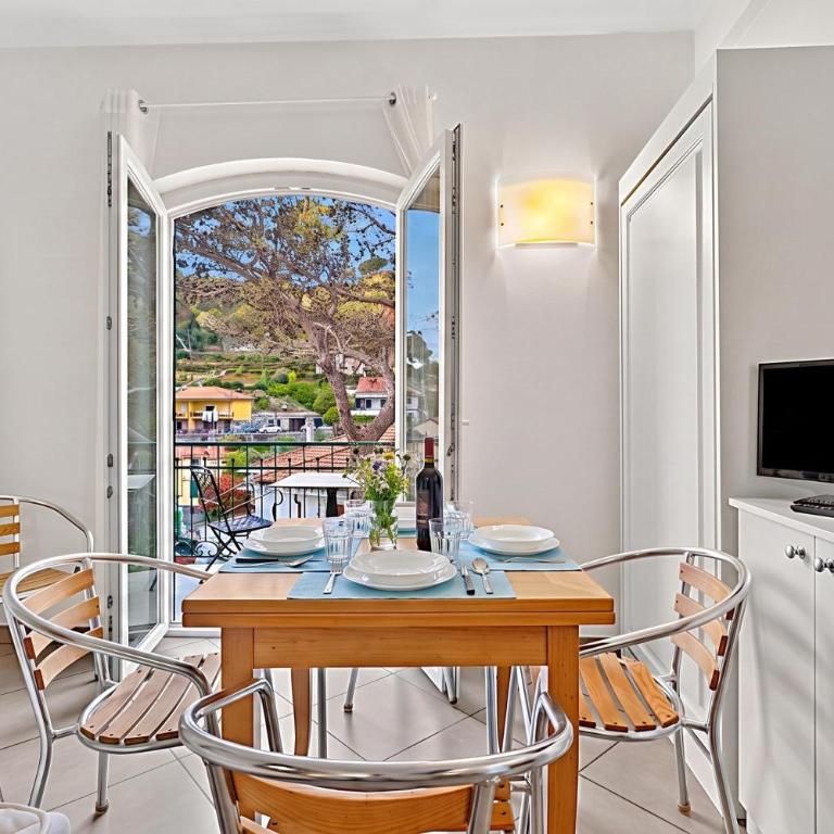 Seaview Pool Retreat - Il Poggio - Monolocale con Vista Mare 1 - 2