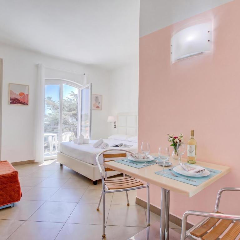 Seaview Pool Retreat - Il Poggio - Monolocale con Vista Mare 2 - 1