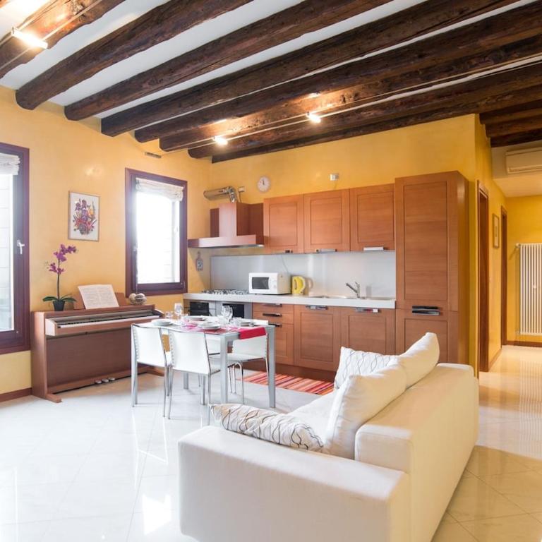 ELEGANT AND WIDE FLAT 5 min FROM THE TRAIN STATION - Appartamento con 2 Camere da Letto - 1