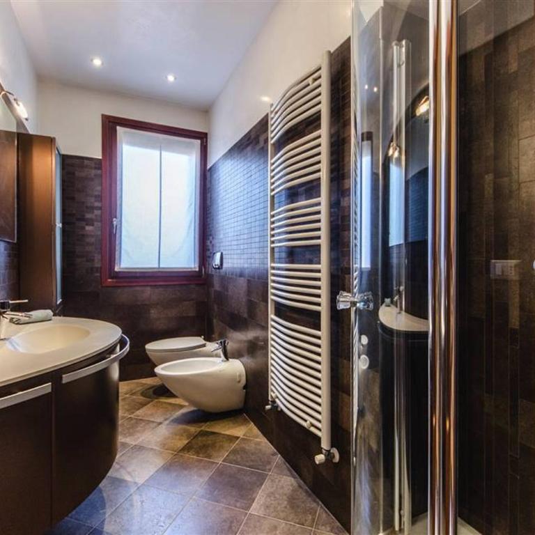 ELEGANT AND WIDE FLAT 5 min FROM THE TRAIN STATION - Appartamento con 2 Camere da Letto - 2