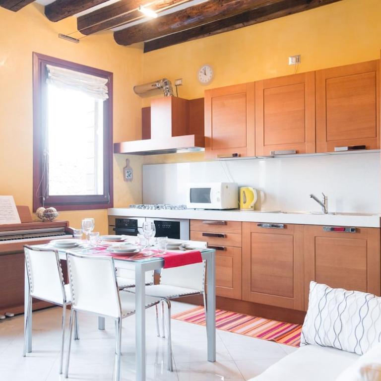ELEGANT AND WIDE FLAT 5 min FROM THE TRAIN STATION - Appartamento con 2 Camere da Letto - 3