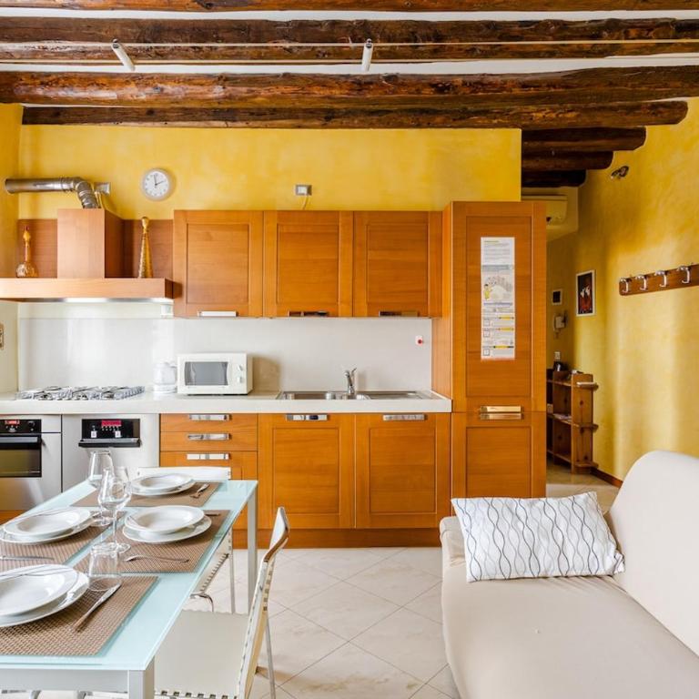 ELEGANT AND WIDE FLAT 5 min FROM THE TRAIN STATION - Appartamento con 2 Camere da Letto - 7