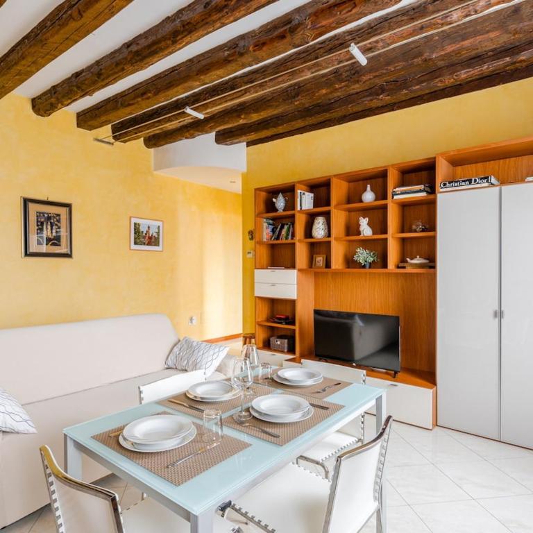 ELEGANT AND WIDE FLAT 5 min FROM THE TRAIN STATION - Appartamento con 2 Camere da Letto - 16