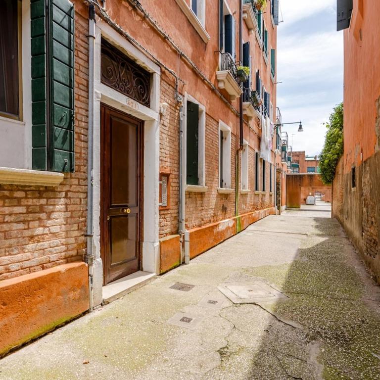 ELEGANT AND WIDE FLAT 5 min FROM THE TRAIN STATION - Appartamento con 2 Camere da Letto - 26