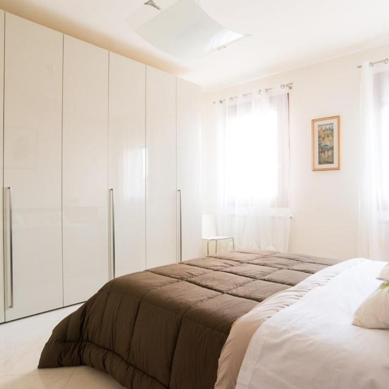 ELEGANT AND WIDE FLAT 5 min FROM THE TRAIN STATION - Appartamento con 2 Camere da Letto - 33
