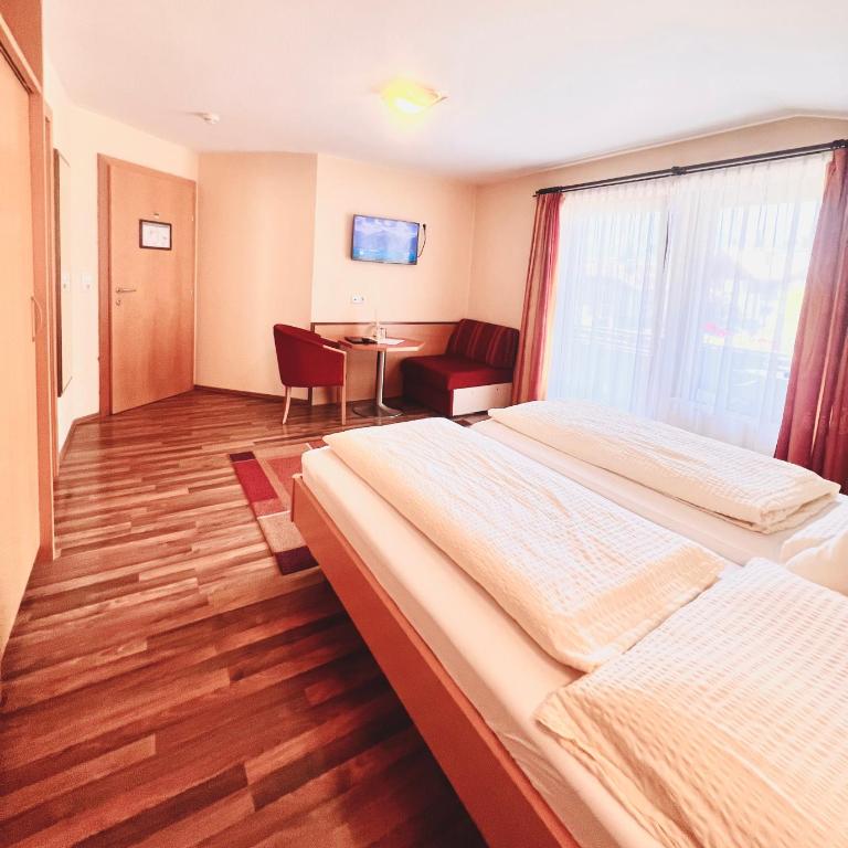 Edelweiss "Hotel & Restaurant" - Doppelzimmer mit Balkon - 5