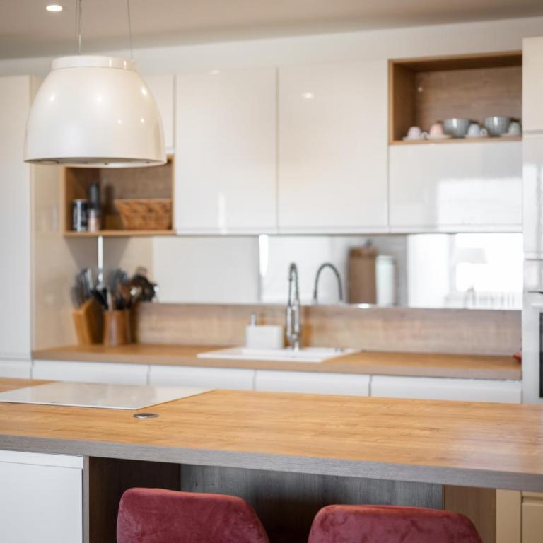 Stunning Renovated 2 BR - Pool, Parking & AC - Appartamento con Terrazza - 35