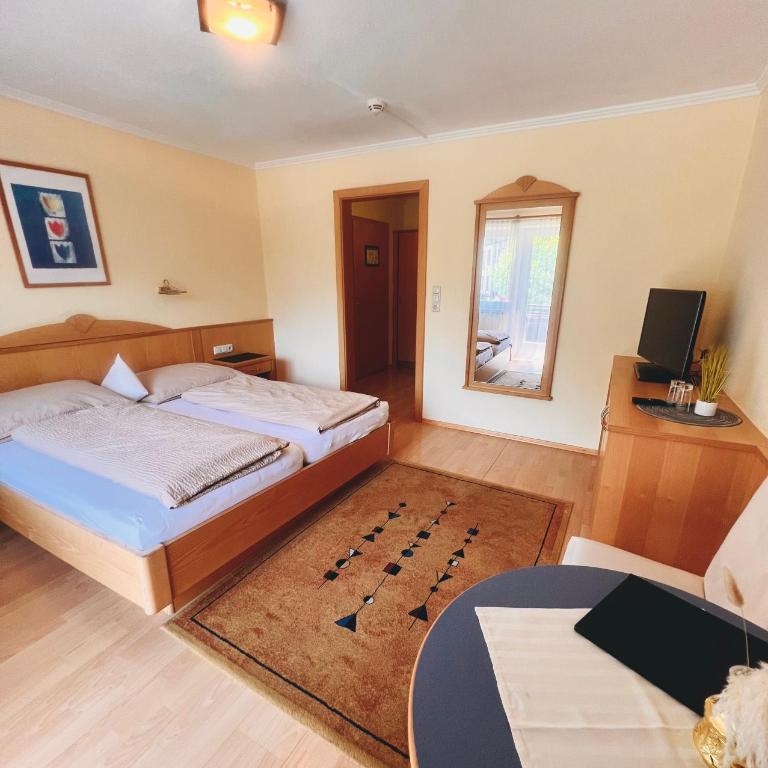 Edelweiss "Hotel & Restaurant" - Doppelzimmer mit Balkon - 4