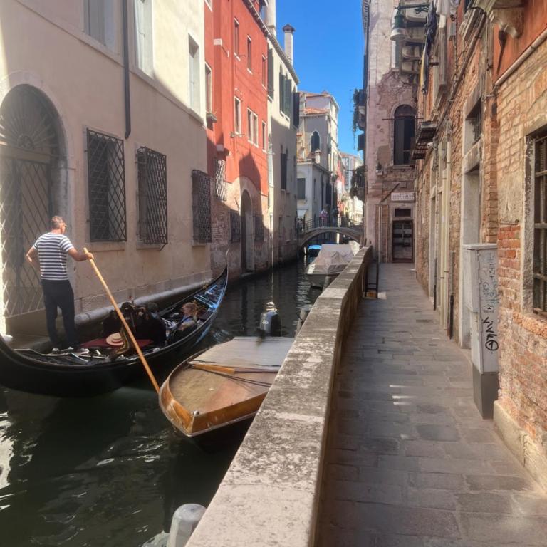 Ca' Dell'Agnella Venice - Deluxe Double or Twin Room - 10