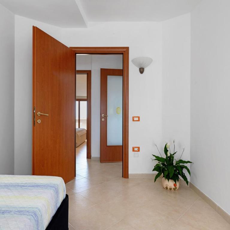 AgoRattico - Appartamento Deluxe con 2 Camere da Letto e Balcone - 18