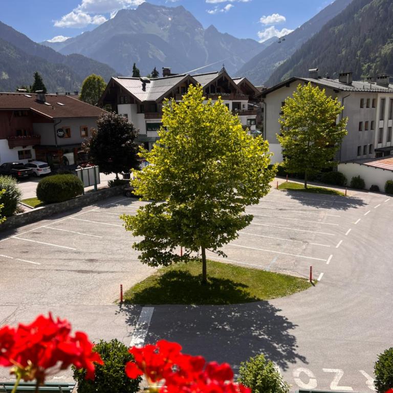 Edelweiss "Hotel & Restaurant" - Doppelzimmer mit Balkon - 1
