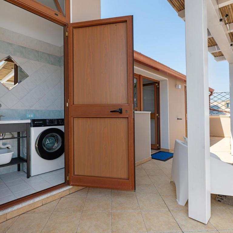 AgoRattico - Appartamento Deluxe con 2 Camere da Letto e Balcone - 28