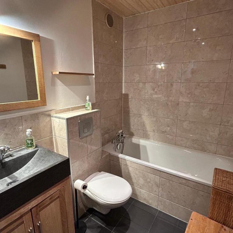 Ski-in Ski-out Apartment in Meribel Mottaret, Trois Vallees - Appartement 3 Chambres - 50