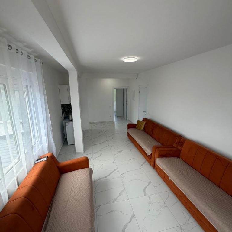 Apartments Gzim Peja - Deluxe Apartment mit 2 Schlafzimmern und Gartenblick - 1