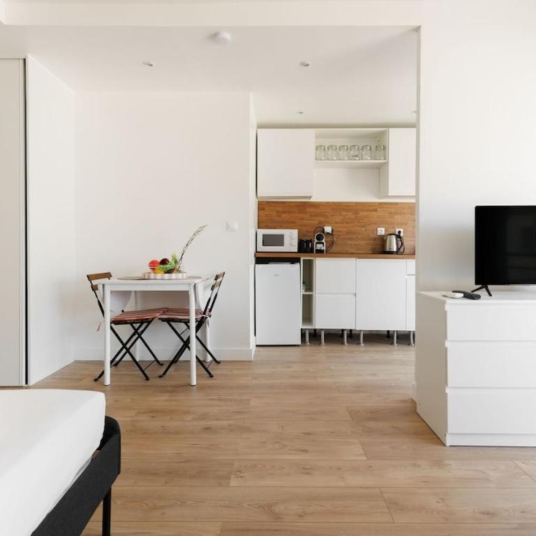 Upstays Studio 28m2 Balcony AC - Appartement 1 Chambre - 9