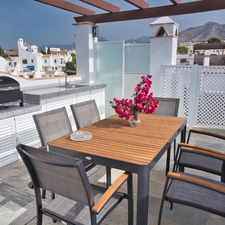 Villa Azahara - Villa with Sea View - 32