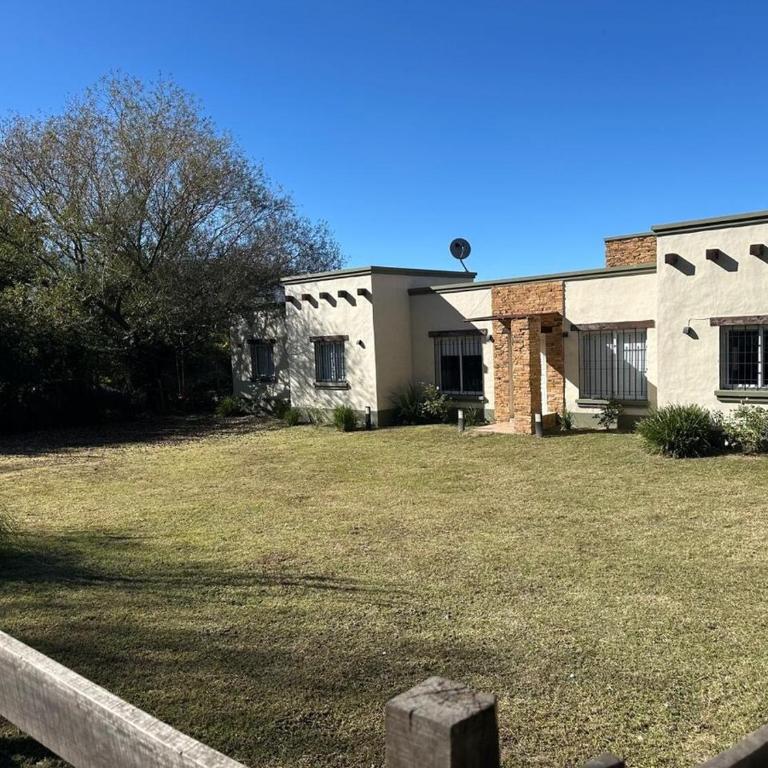 Casa en barrio Los Castaños, Tafi del Valle - Casa de 4 dormitorios - 1