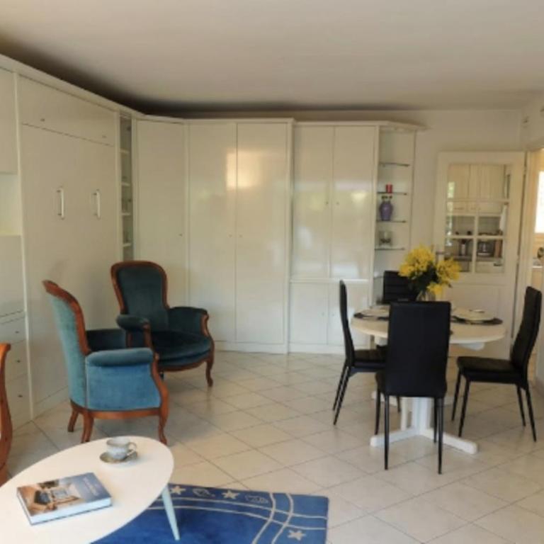 Apartment with pool and garden in Saint Aygulf - Apartamento - 4