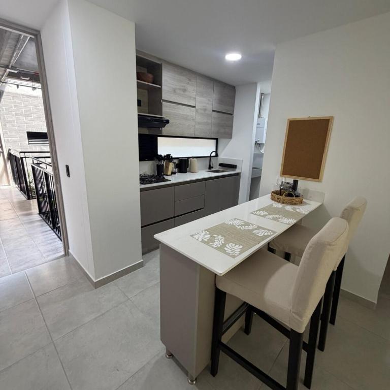New 2BR Apartment with Beautiful Mountain Views - Two-Bedroom Apartment - 7