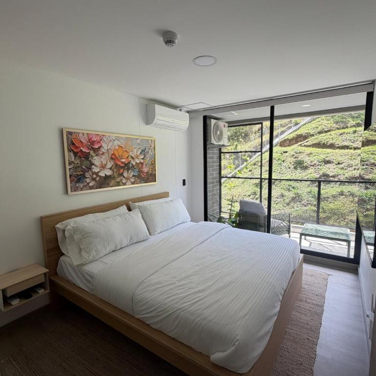 New 2BR Apartment with Beautiful Mountain Views - Two-Bedroom Apartment - 9