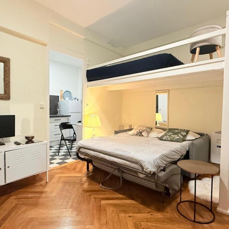 Carre d Or Elegant Studio 2 to 4 Guests 2 Min to the Beach - Studio avec mezzanine - 2