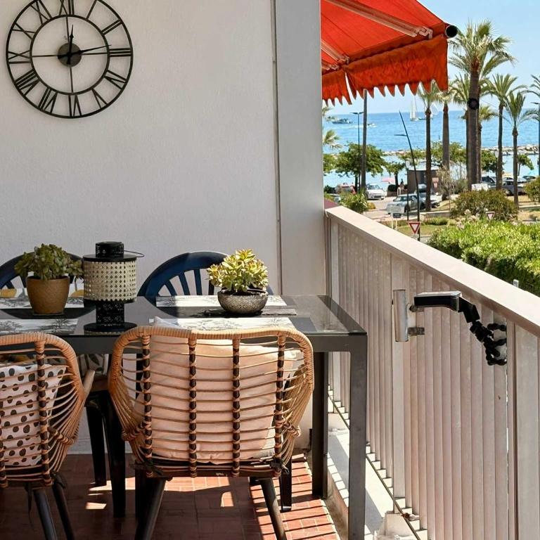 Les Reflets d Azur et les pieds dans l'eau - Appartement - 1