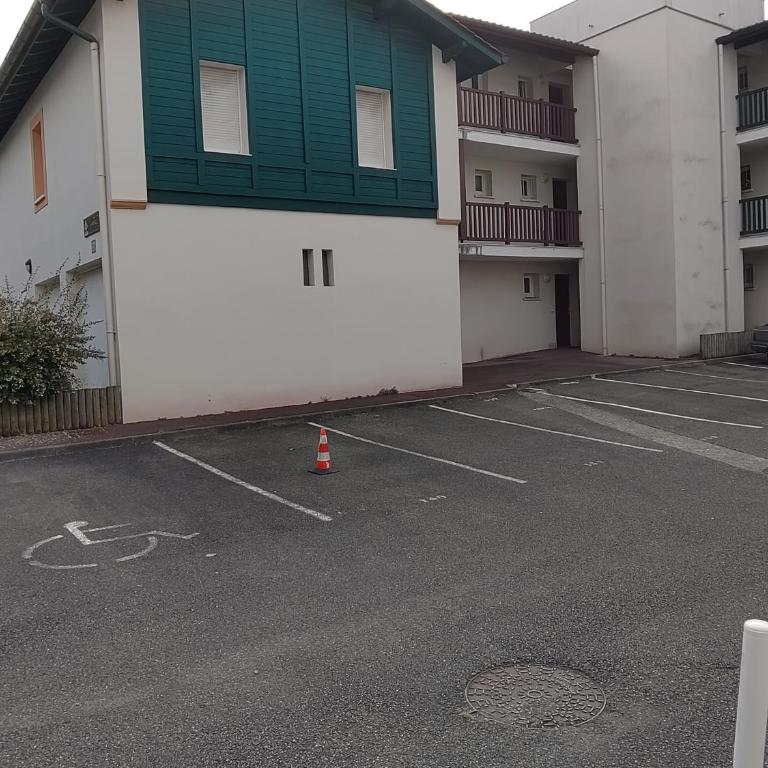 Chambre douillette avec parking privé, salle de bains privée et Netflix - Chambre Simple avec Salle de Bains Privative - 12