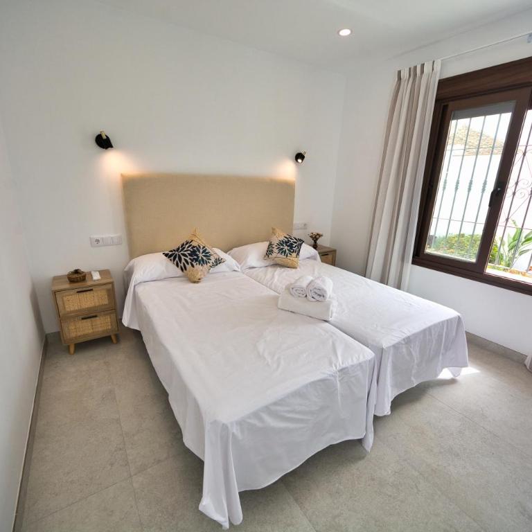 Villa Azahara - Villa with Sea View - 41
