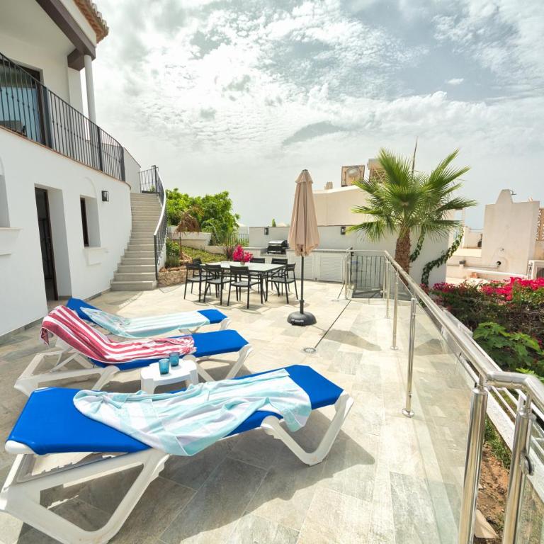 Villa Azahara - Villa with Sea View - 42