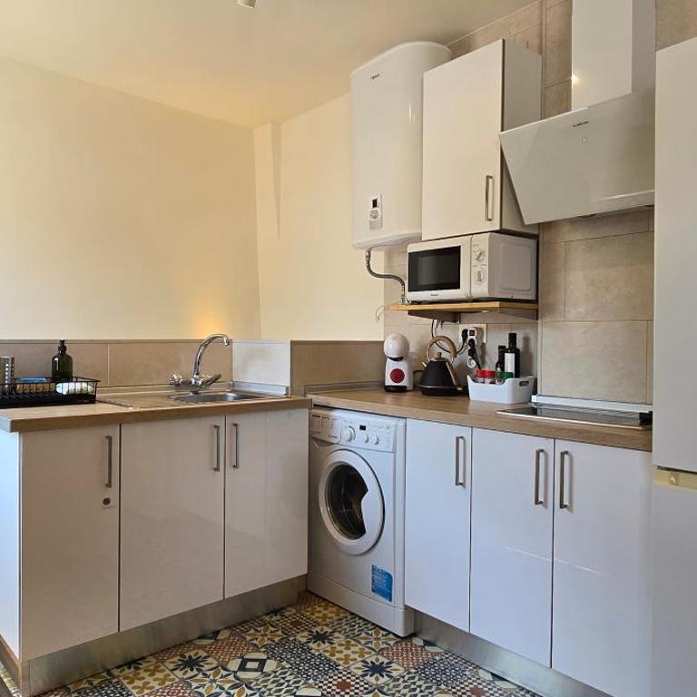 Apartamento en Carrera del Darro, Granada, Atico - Apartamento de 1 dormitorio - 3