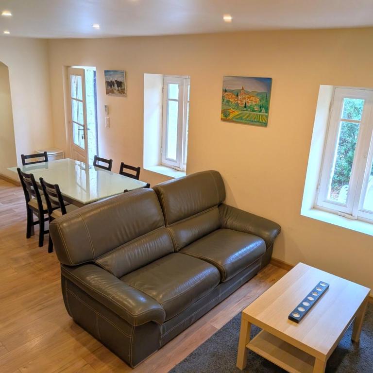 Le mas des Lilas - Appartement - Vue sur Piscine - 21