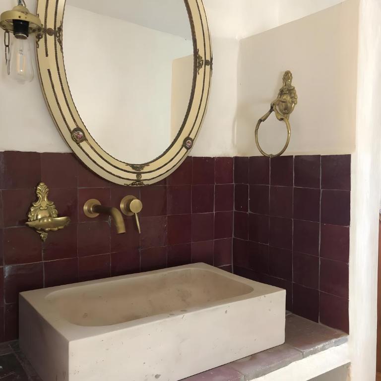 Trafalgar - Quadruple Room with Shower - 7