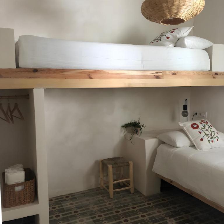 Trafalgar - Quadruple Room with Shower - 4