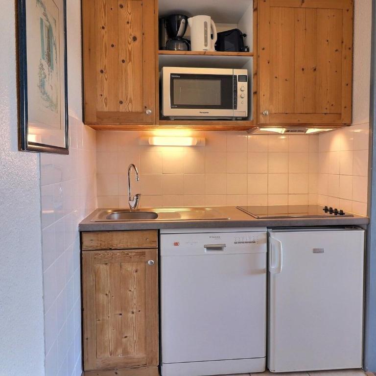 Confortable 2 Pièces, Skis aux Pieds, Proche Commerces - FR-1-182A-22 - Appartement - 4
