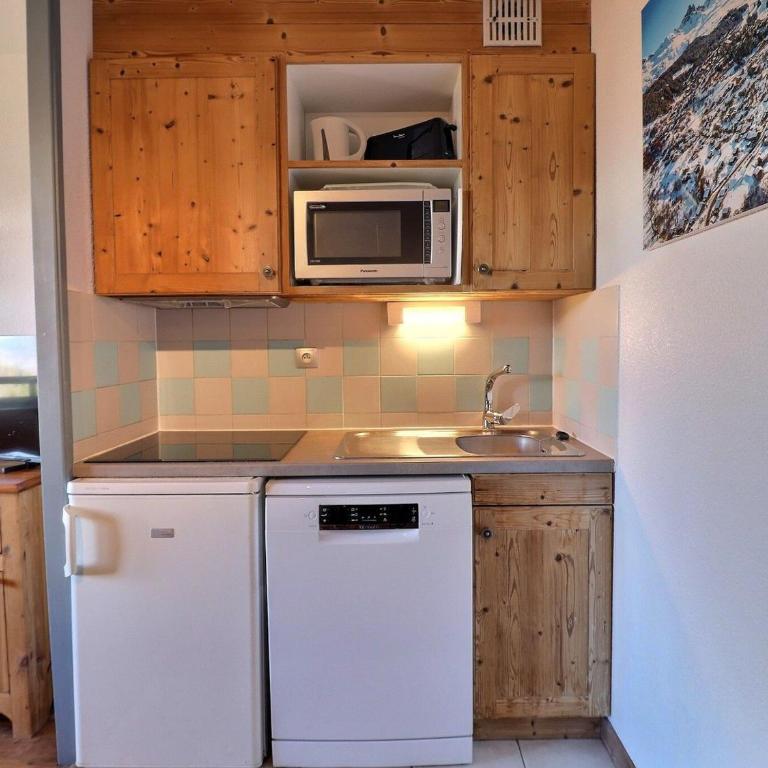 Confortable 2 Pièces, Skis aux Pieds, Proche Commerces - FR-1-182A-17 - Appartement - 5
