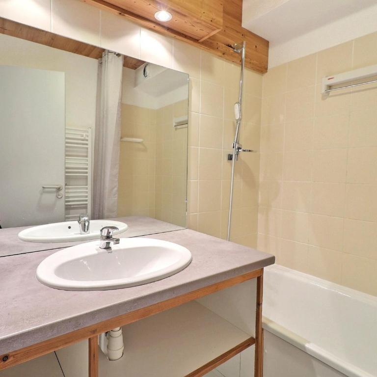 Confortable 2 Pièces, Skis aux Pieds, Proche Commerces - FR-1-182A-17 - Appartement - 7
