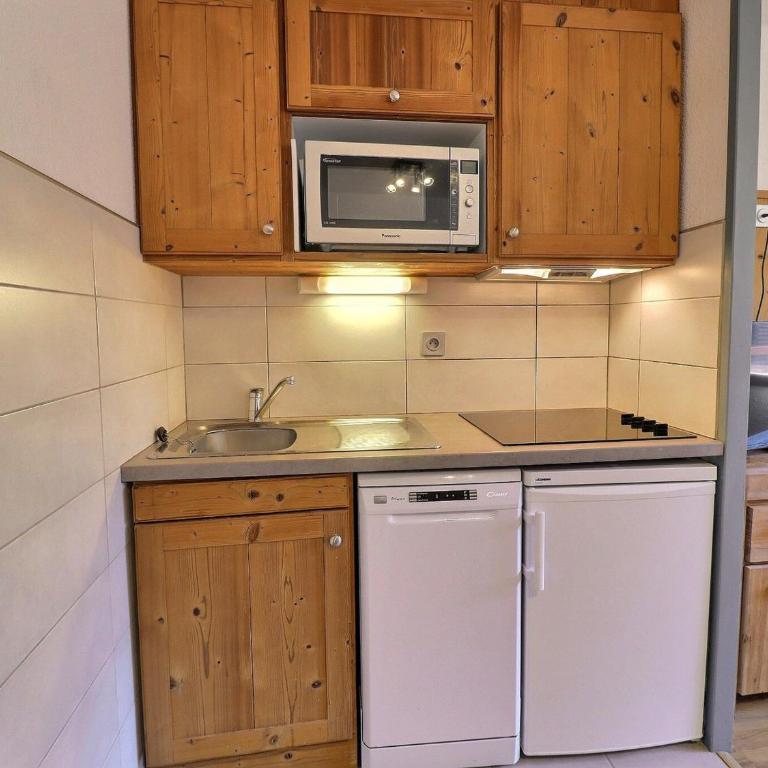2 pièces confortable, skis aux pieds, proche commerces, 4 pers, balcon, TV - FR-1-182A-27 - Appartement - 6