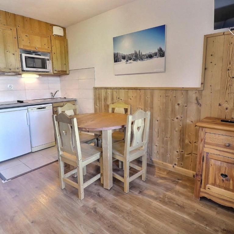 Confortable 2 Pièces, Skis aux Pieds, Proche Commerces - FR-1-182A-30 - Appartement - 8