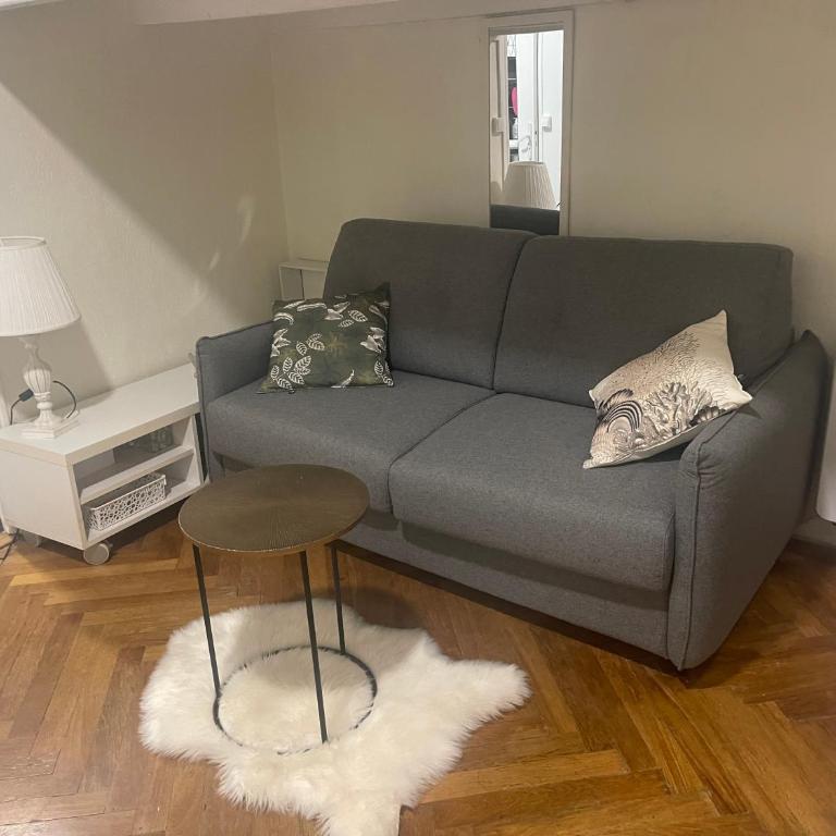 Carre d Or Elegant Studio 2 to 4 Guests 2 Min to the Beach - Studio avec mezzanine - 16