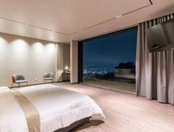 Casa de 7 habitaciones con piscina y jacuzzi y una vista increíble de Medellín - Apartment - 37