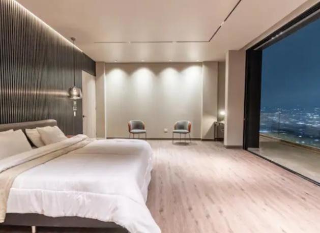 Casa de 7 habitaciones con piscina y jacuzzi y una vista increíble de Medellín - Apartment - 44