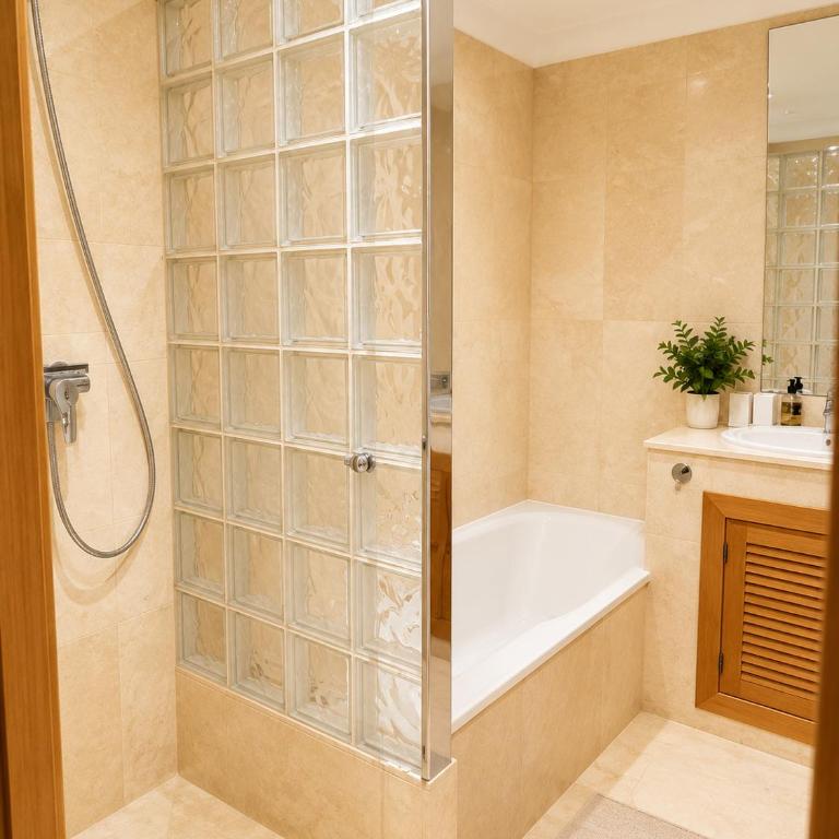 Aloha Hill Club Premium Apartment in Marbella - Pools, Restaurant, Gym, Wlan, Garage - Apartamento Deluxe de 2 dormitorios - 19