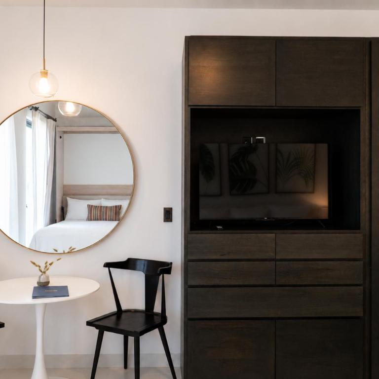Flamboyan Hotel & Residences - BALCONY STUDIO KING - 9