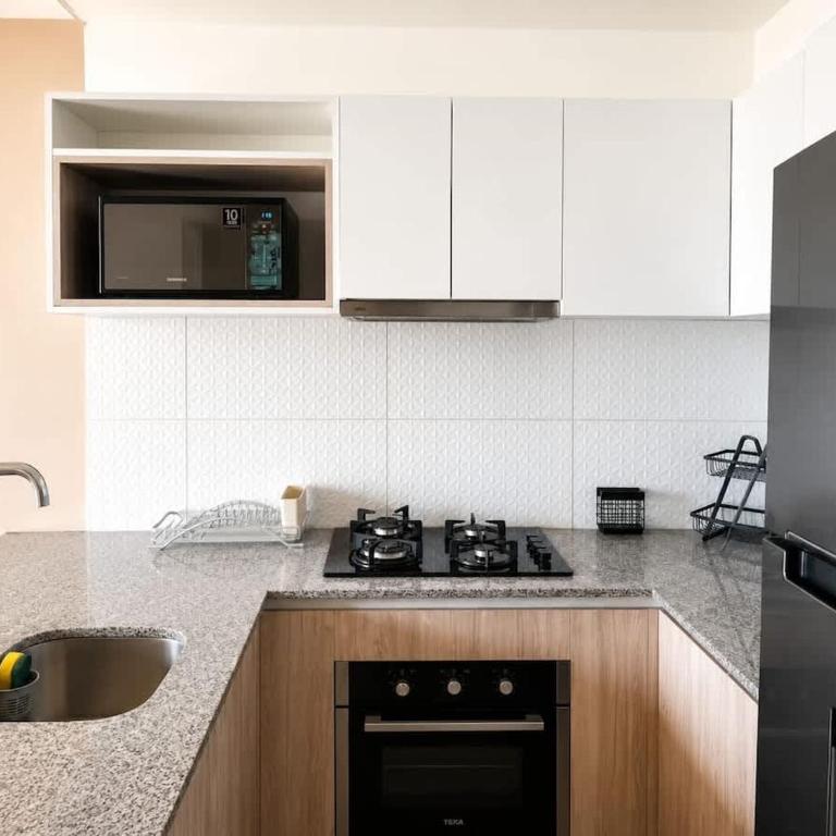 Bright 1-Bedroom Apartment with View - Apartment - 13