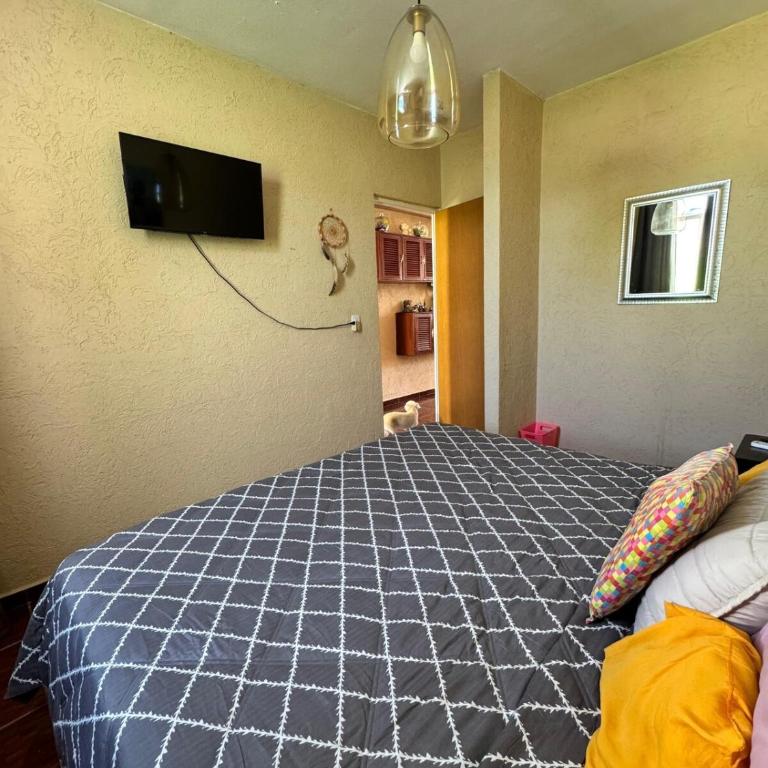 Beautiful, Comfortable Mexican-Style House - Two-Bedroom House - 9