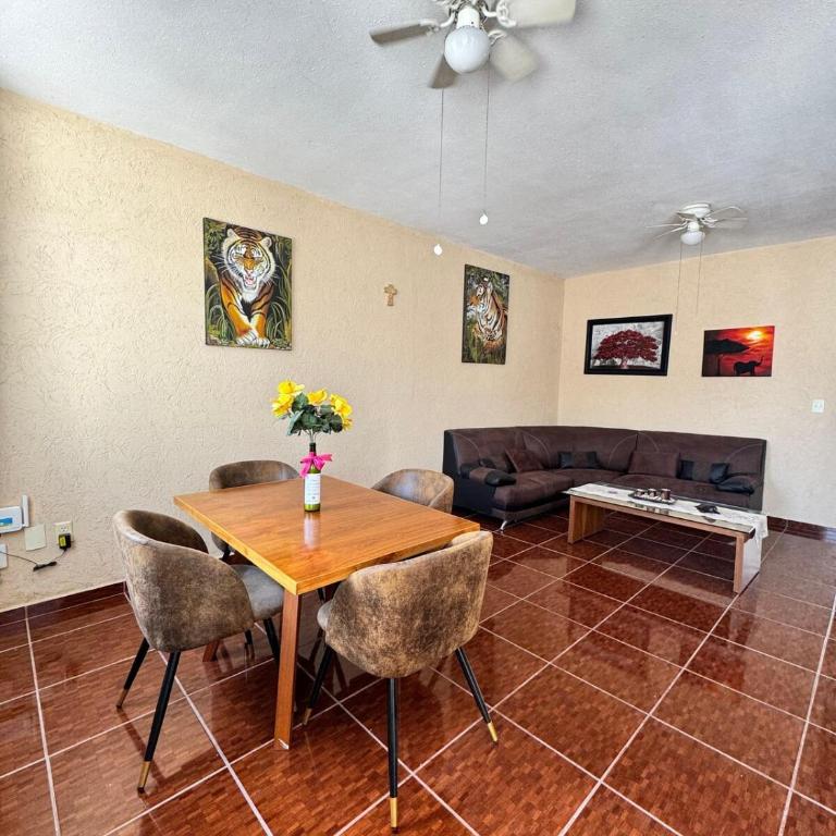 Beautiful, Comfortable Mexican-Style House - Two-Bedroom House - 7